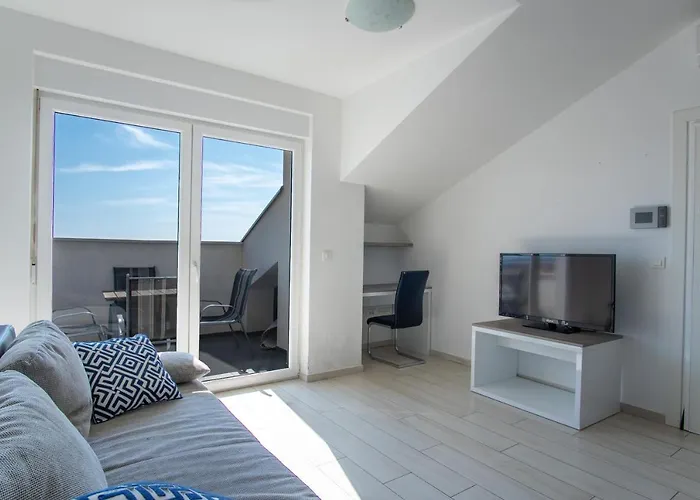 Novalja West Residence