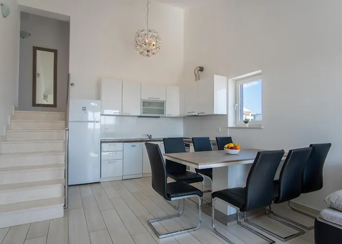 Novalja West Residence
